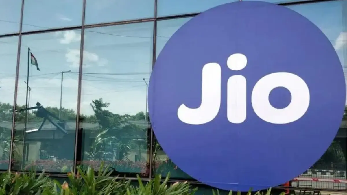 Jio Financial Share Price Drops Despite Strong Q4 Results: Here’s Why the Stock Is Falling Today